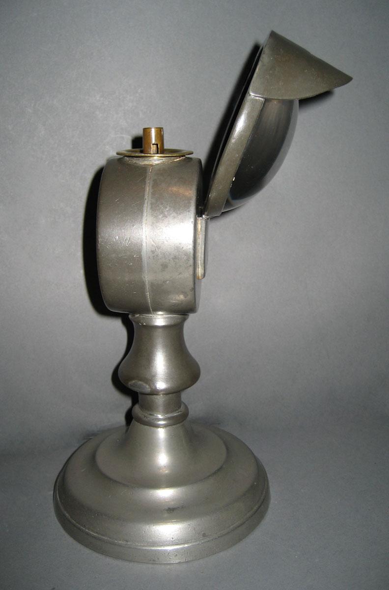 2001.0025 A-C Lamp