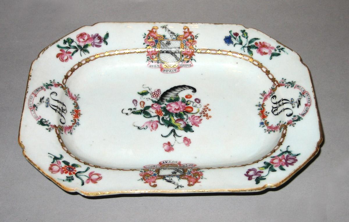 2001.0029.001 Tureen tray upper