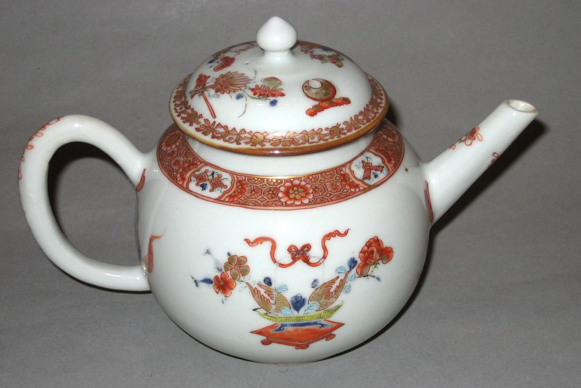 2001.0029.002 Teapot view2