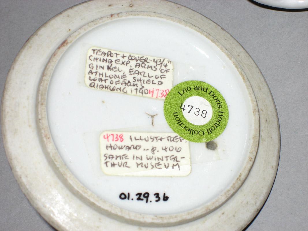 2001.0029.003 Teapot lid underside