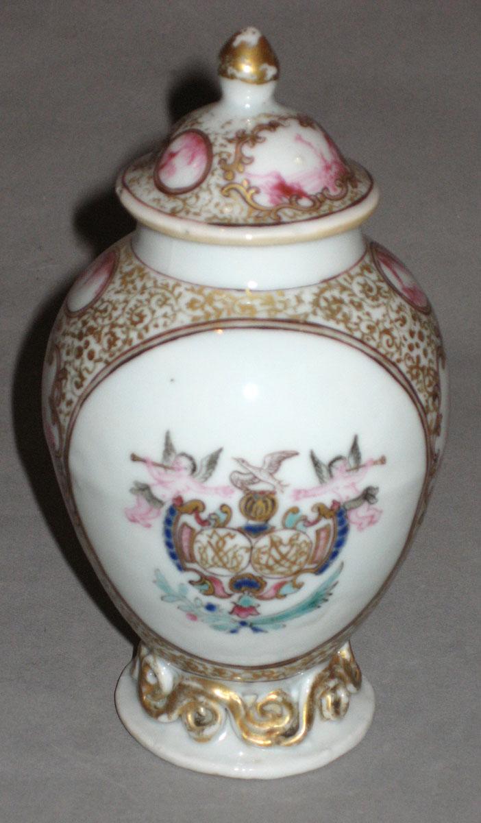 2001.0029.008 A,B Porcelain tea cannister face 2