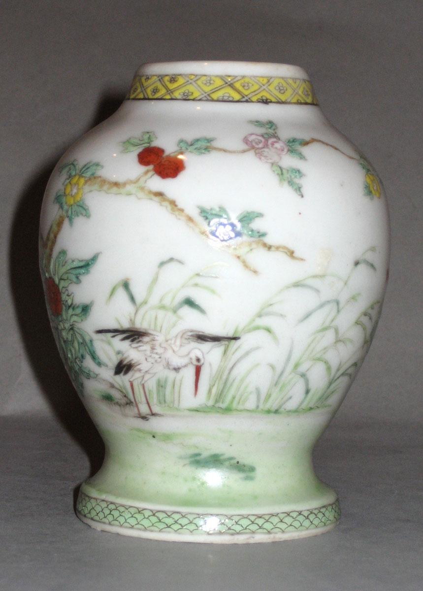 2001.0029.009 Porcelain tea cannister face 2