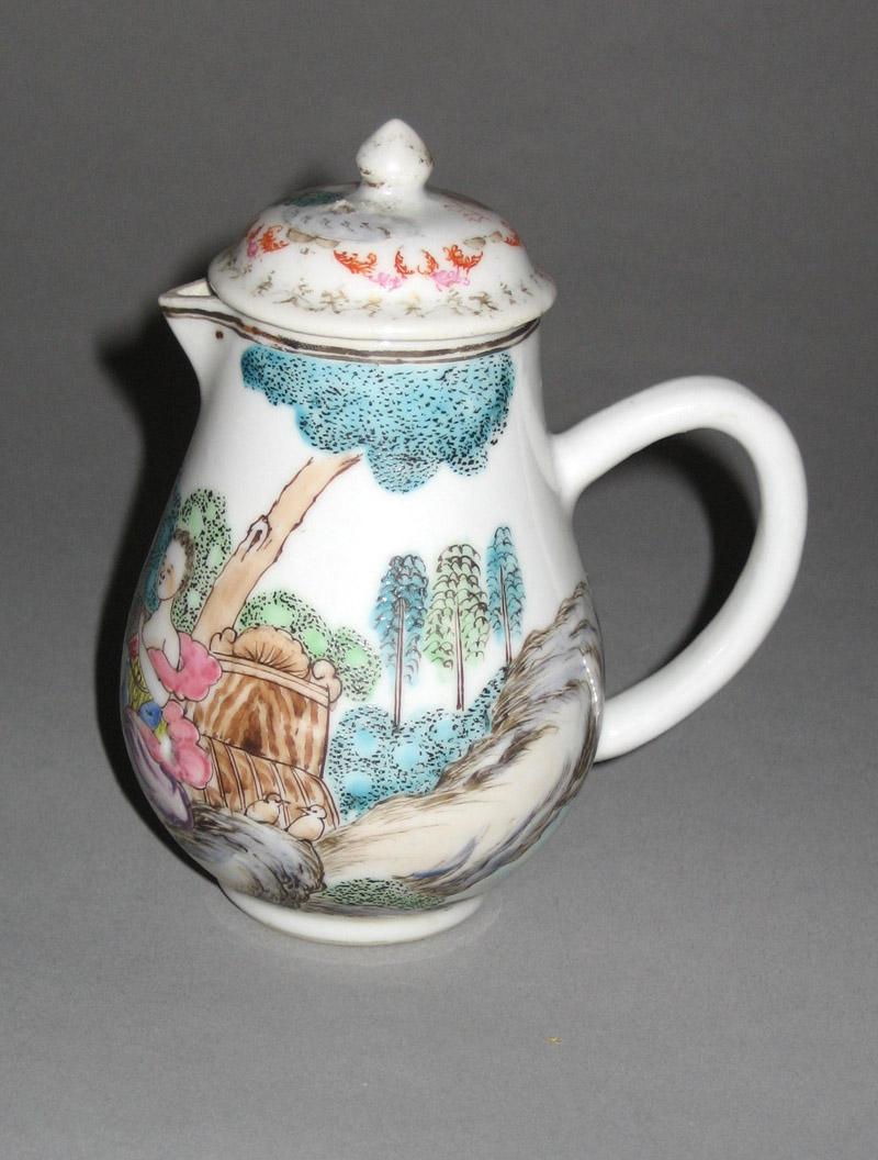 2001.0029.010 Cream or milk jug