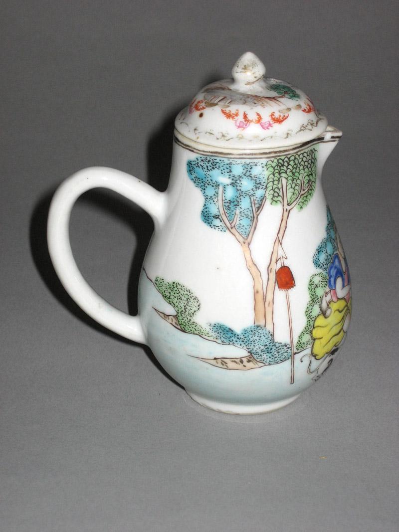 2001.0029.010 Cream or milk jug view 2