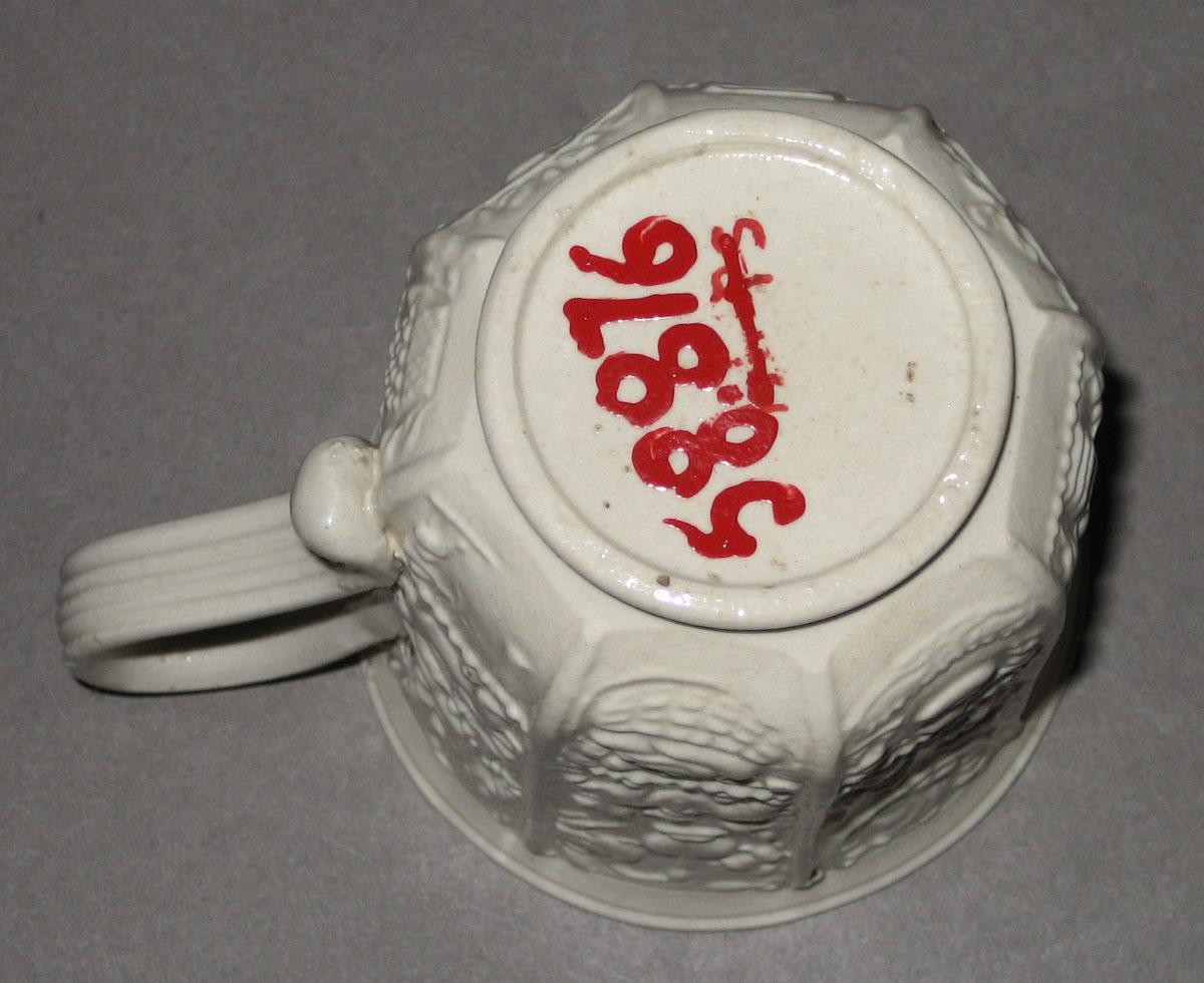 1958.0876 Coffee cup (underside)