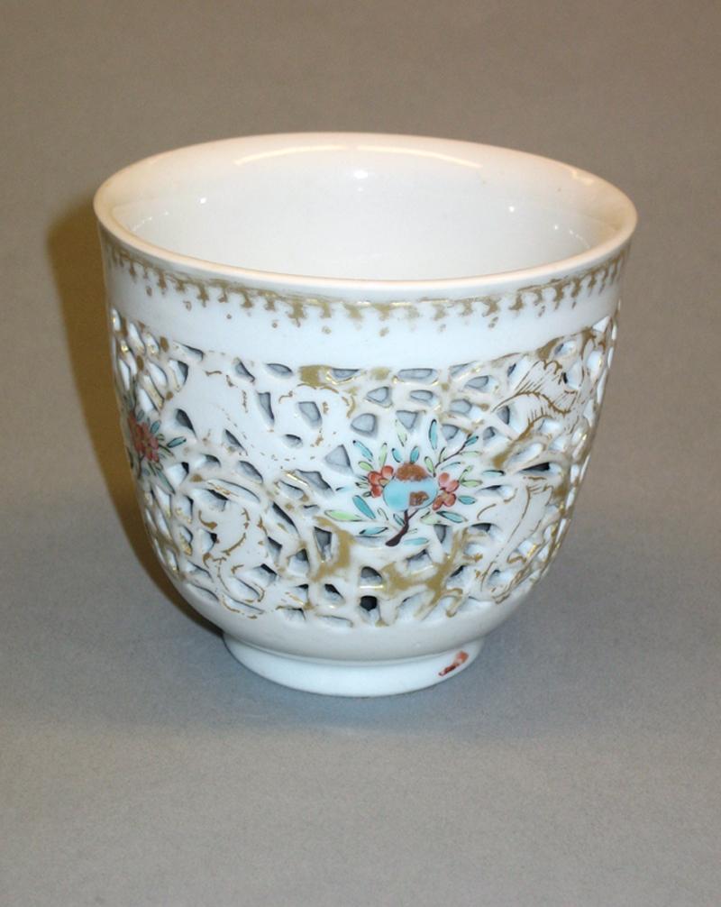 2001.0029.018 a Teacup