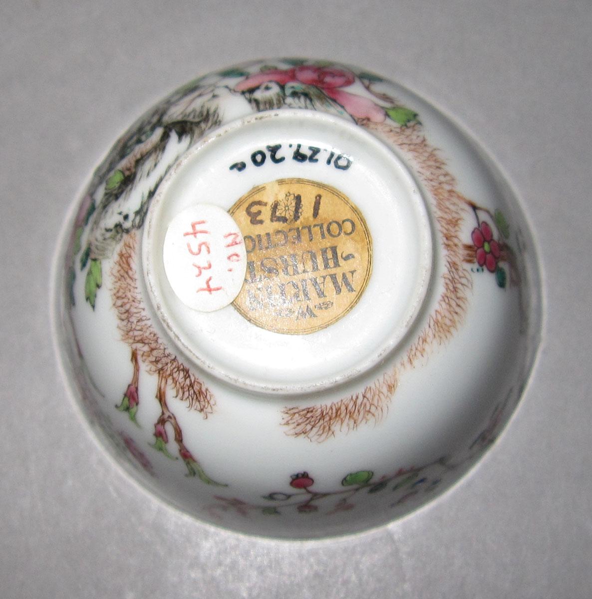 2001.0029.020 A Porcelain teabowl underside