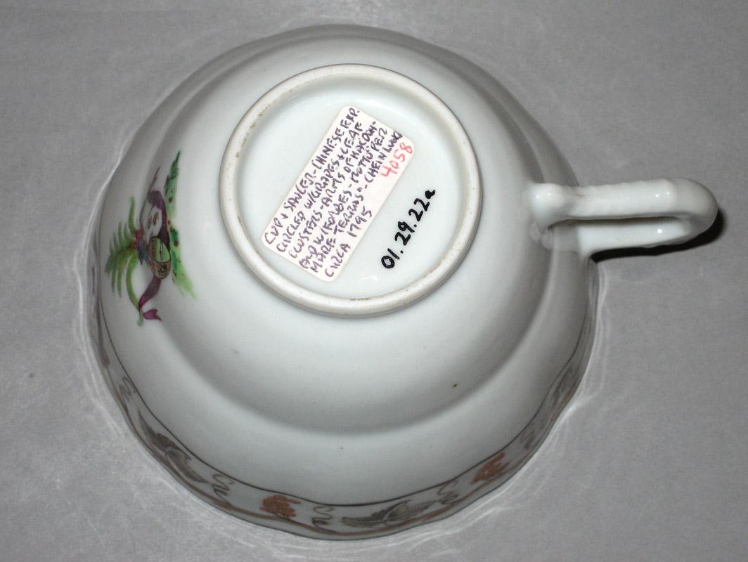 2001.0029.022 Teacup underside