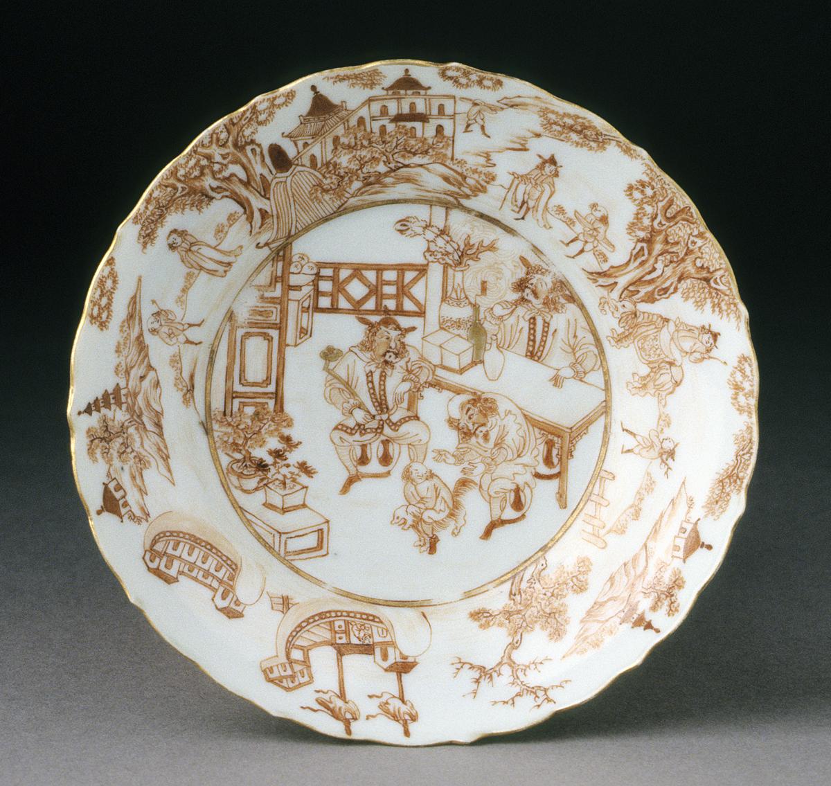 2001.0029.023 Saucer