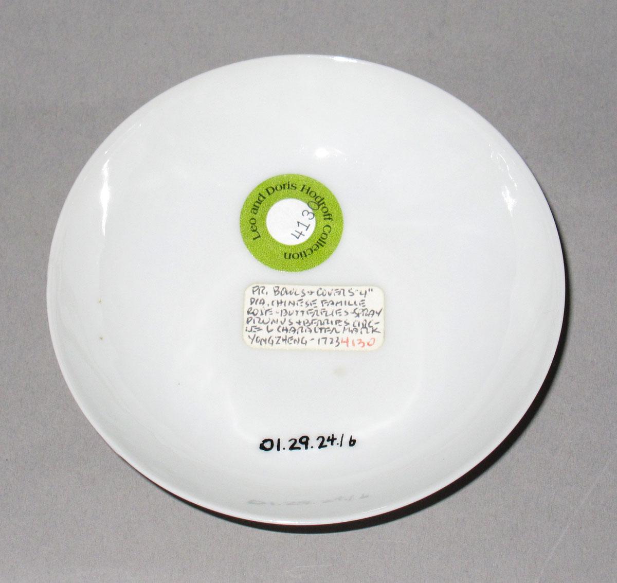 2001.0029.024.001 B Porcelain bowl underside