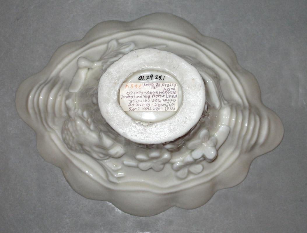 2001.0029.025.001 Cup underside