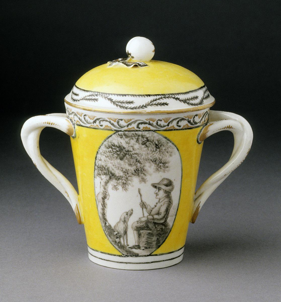 2001.0029.027 A,B Cup