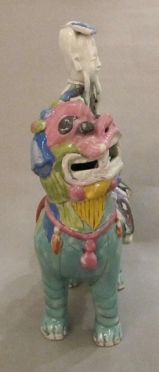 2001.0029.032.002 A,B Porcelain figure front