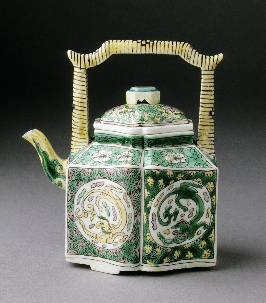 2001.0029.035 Teapot