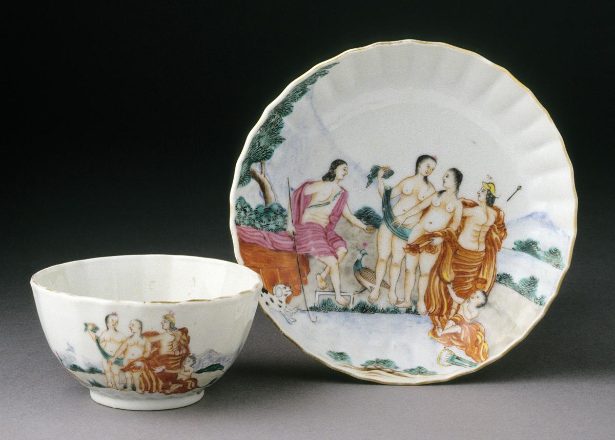2001.0029.037 A, B Teabowl and Saucer