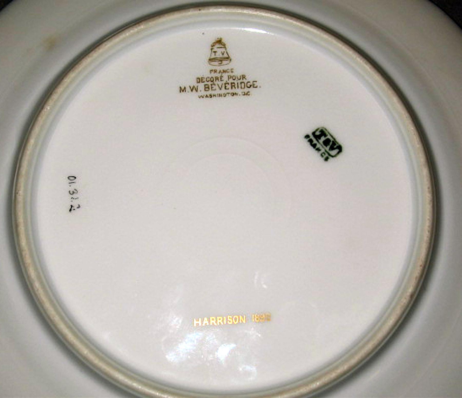 2001.0031.002 Porcelain plate (underside)