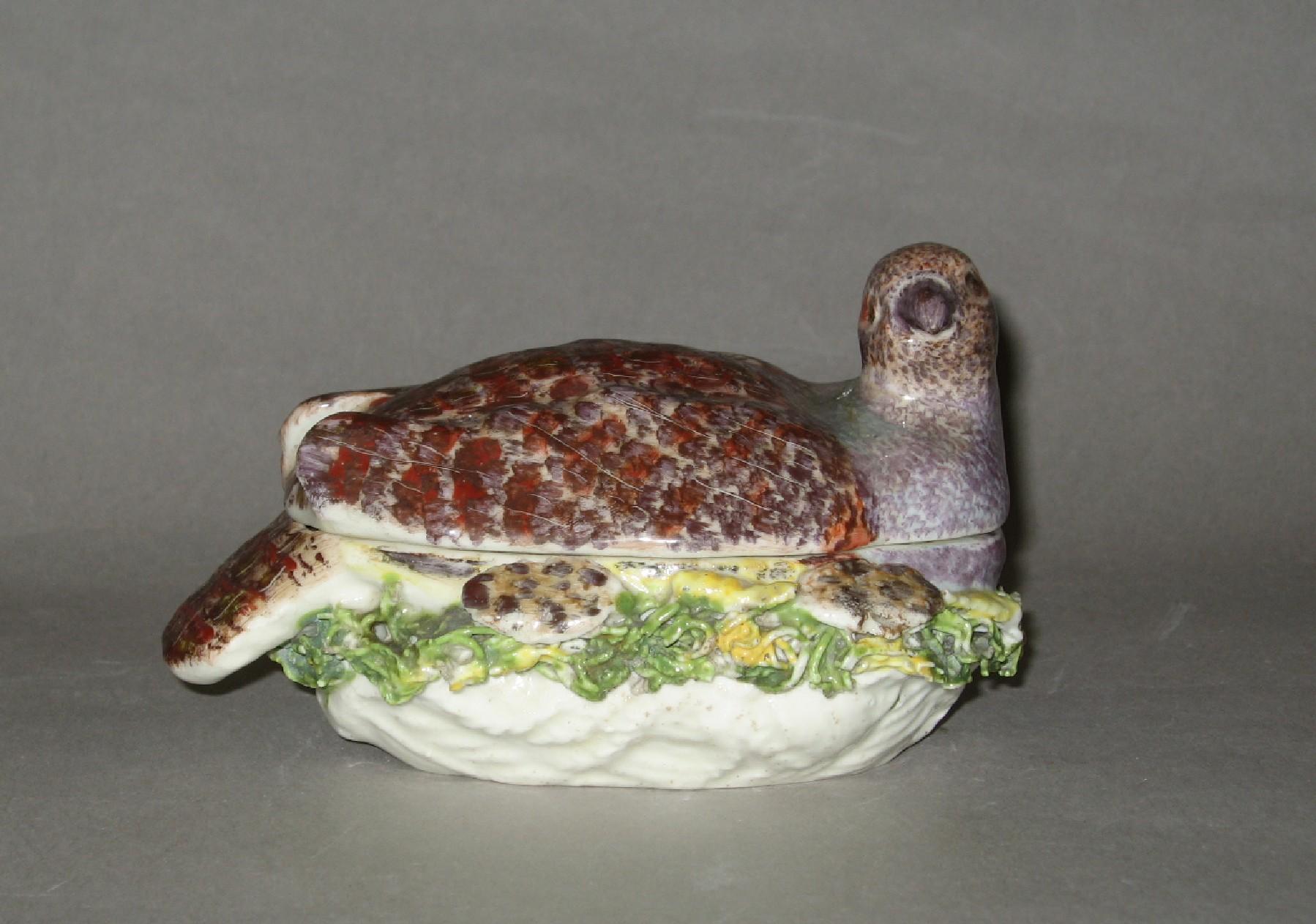 2001.0031.006 A, B Soft-paste porcelain tureen