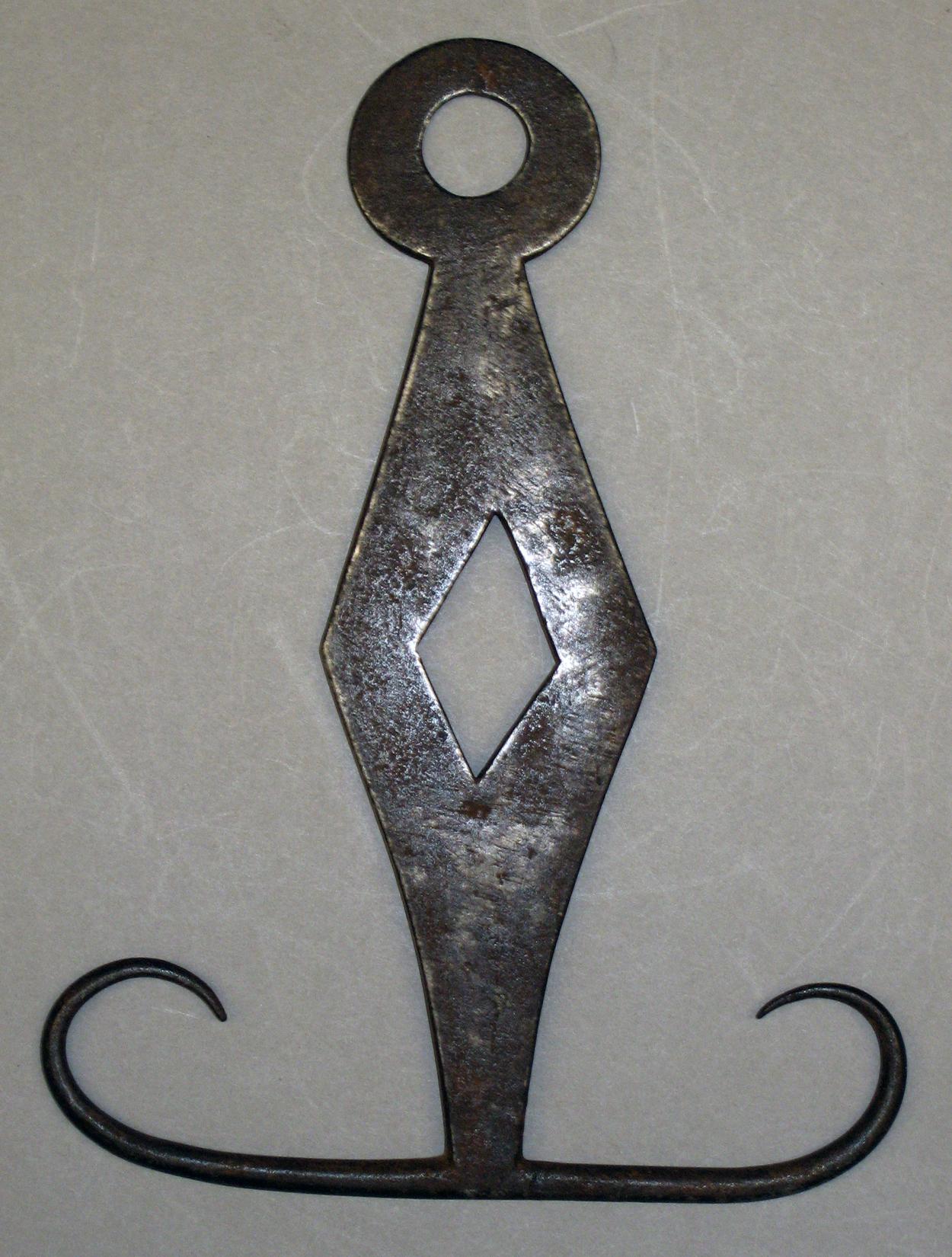 2001.0033.007 Skewer holder