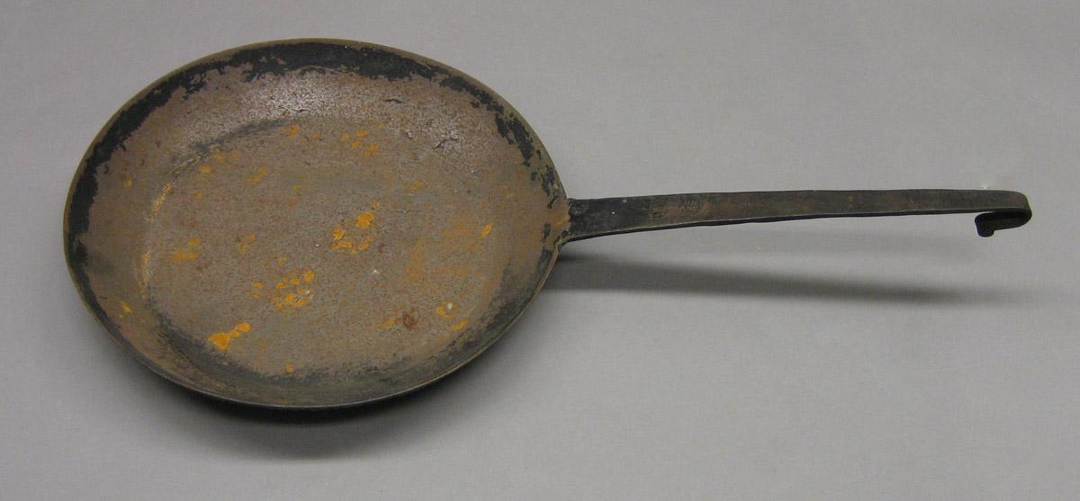 2001.0033.010 Fry pan