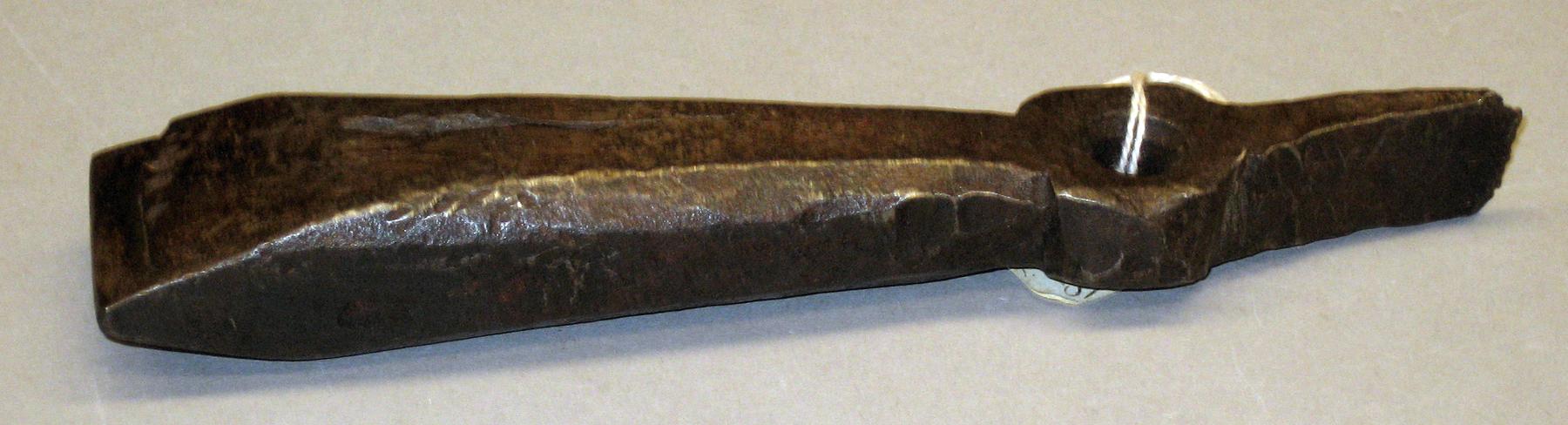2001.0033.033 Axehead