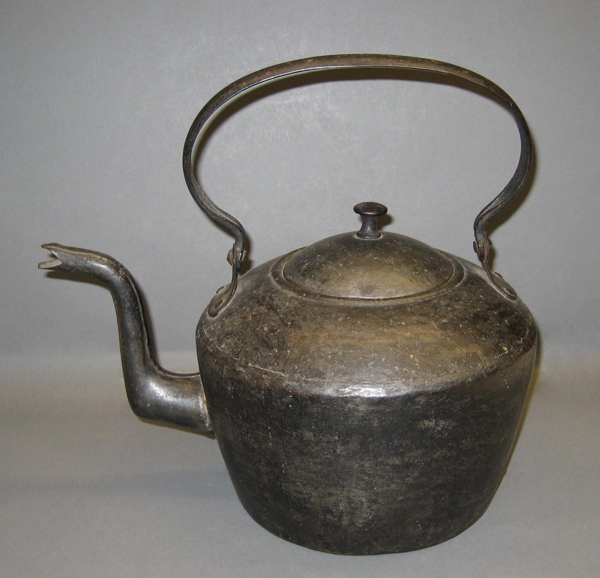 2001.0033.041 A,B Kettle