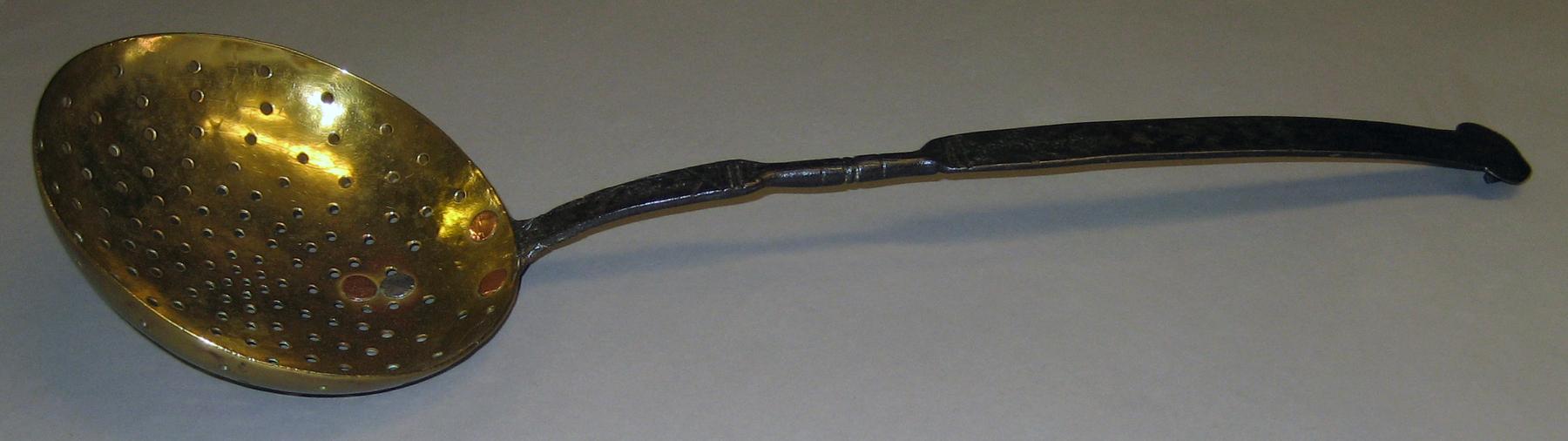 2001.0033.045 Skimmer