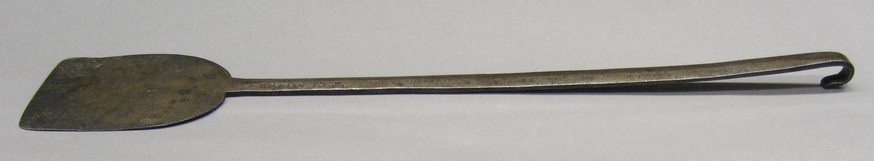 2001.0033.048 Spatula