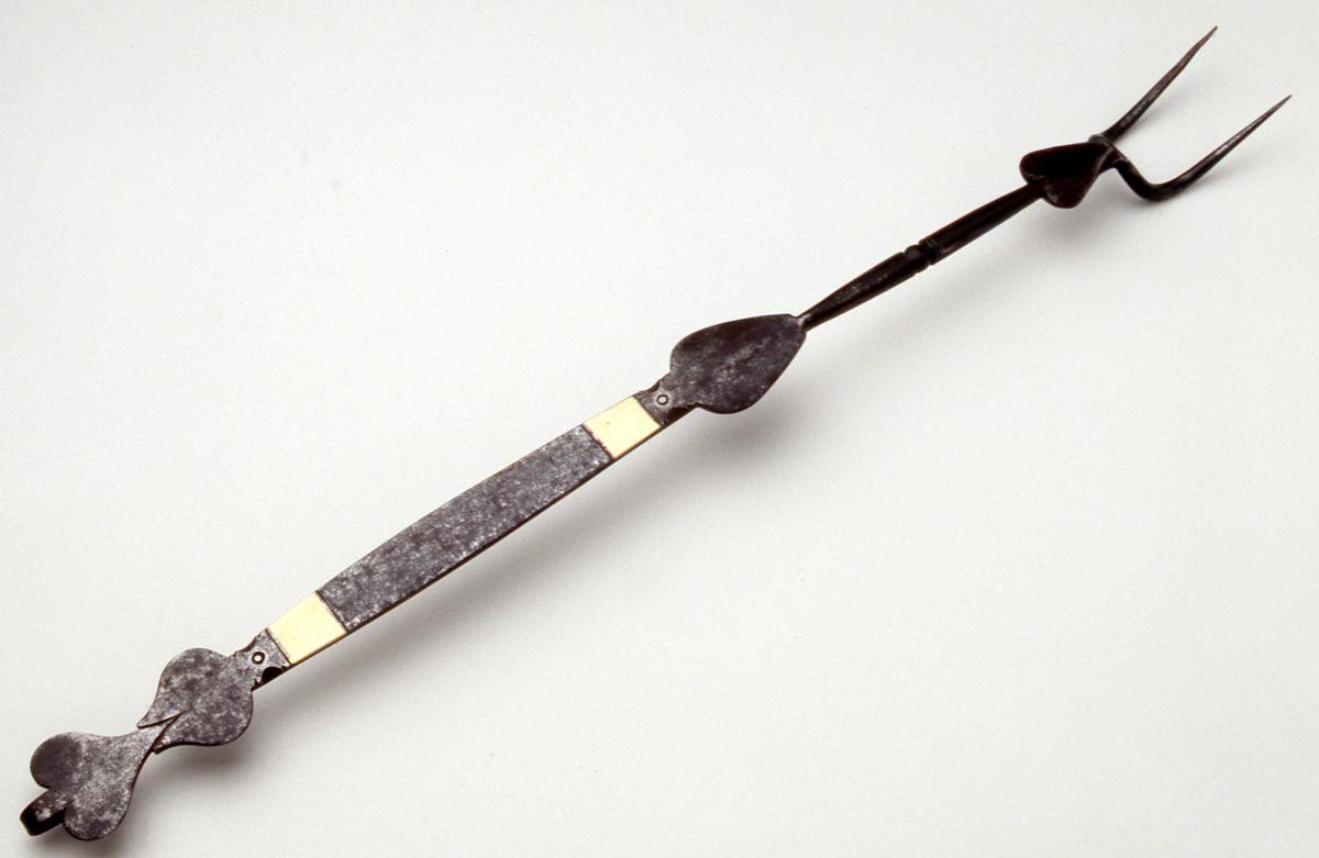 2001.0033.068 Fork, Cooking fork