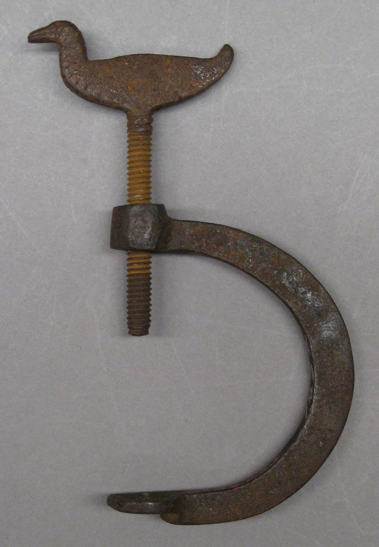 2001.0033.069.001 Tool (for Textiles)