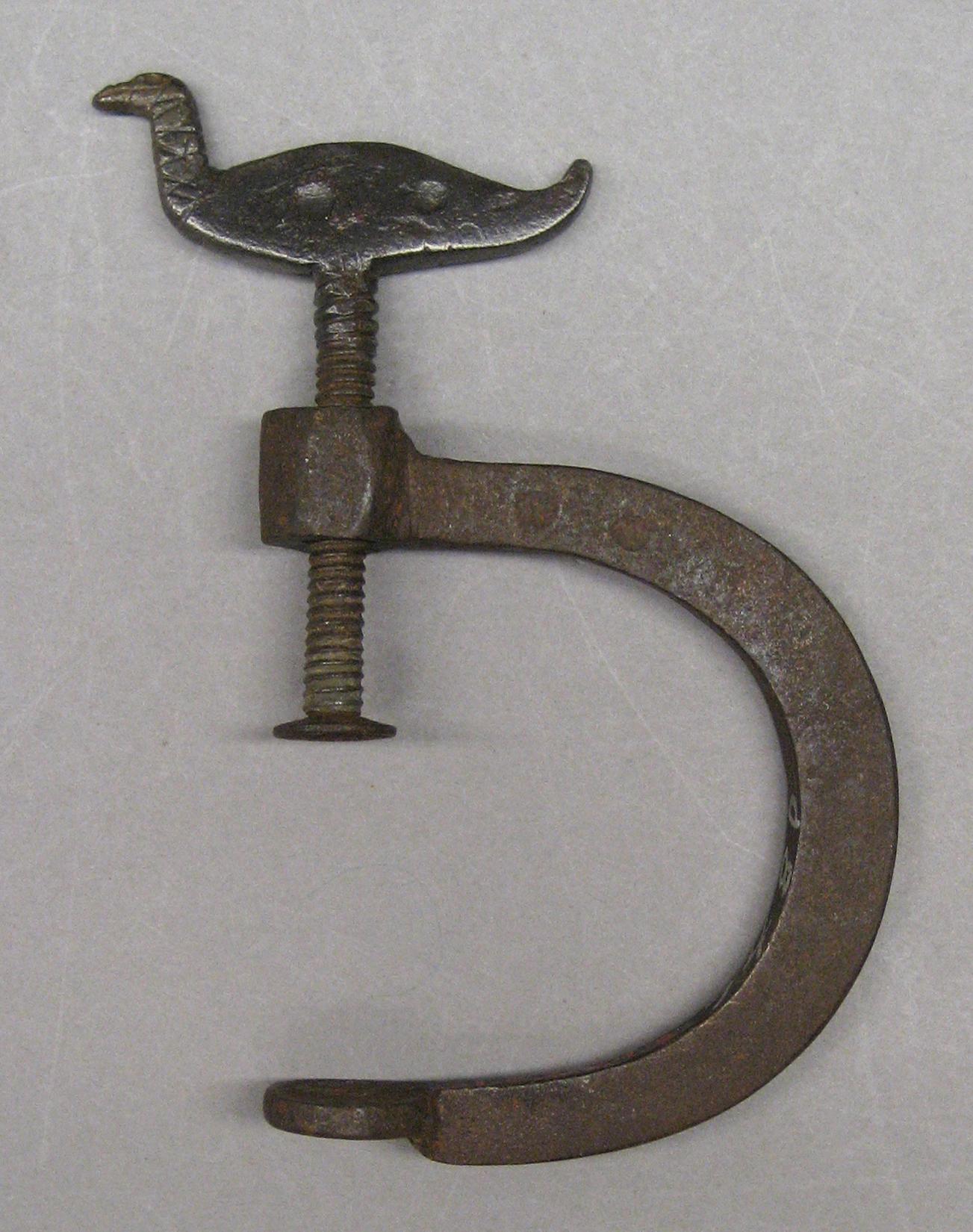 2001.0033.069.002 Tool (for Textiles)