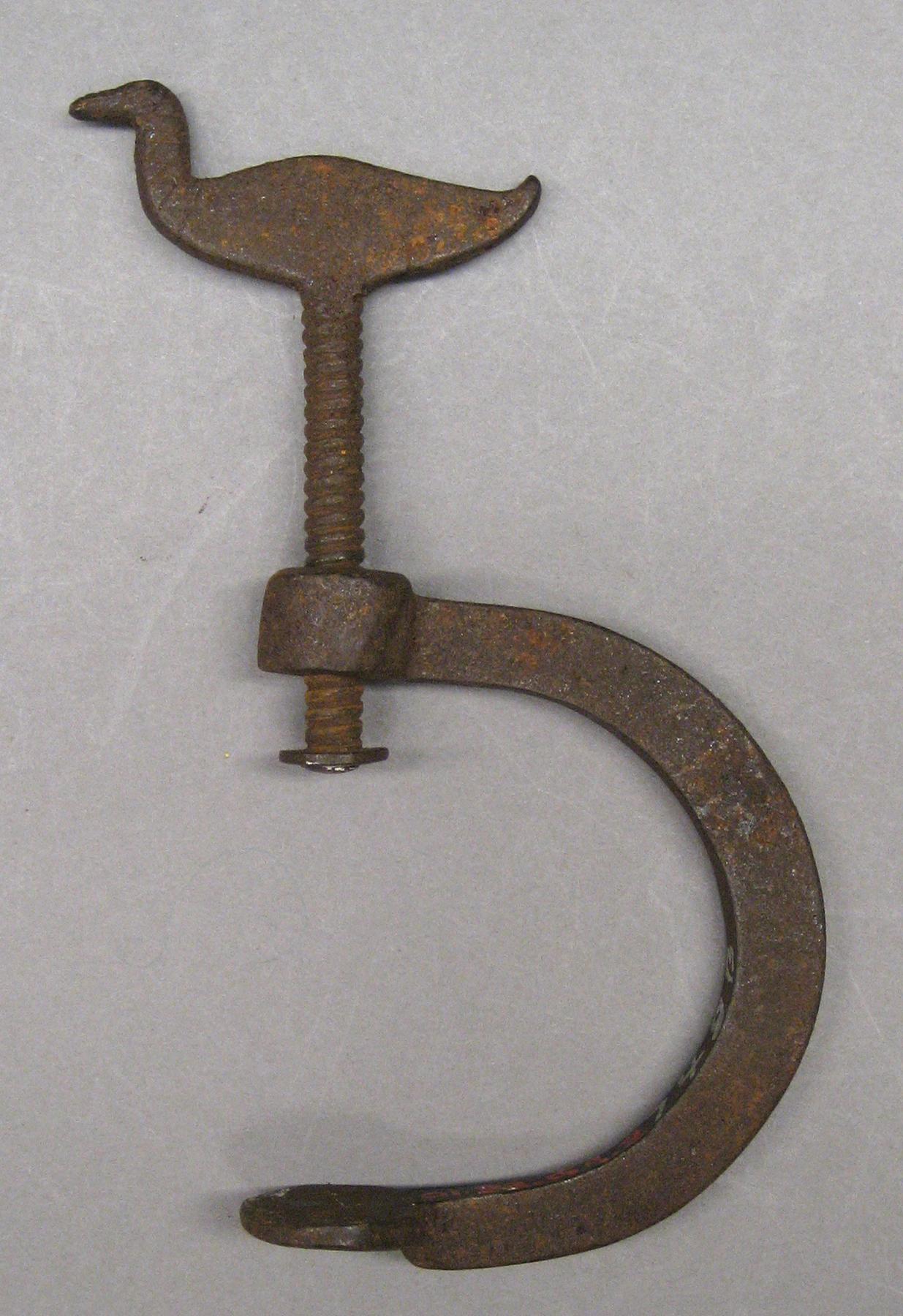 2001.0033.069.003 Tool (for Textiles)