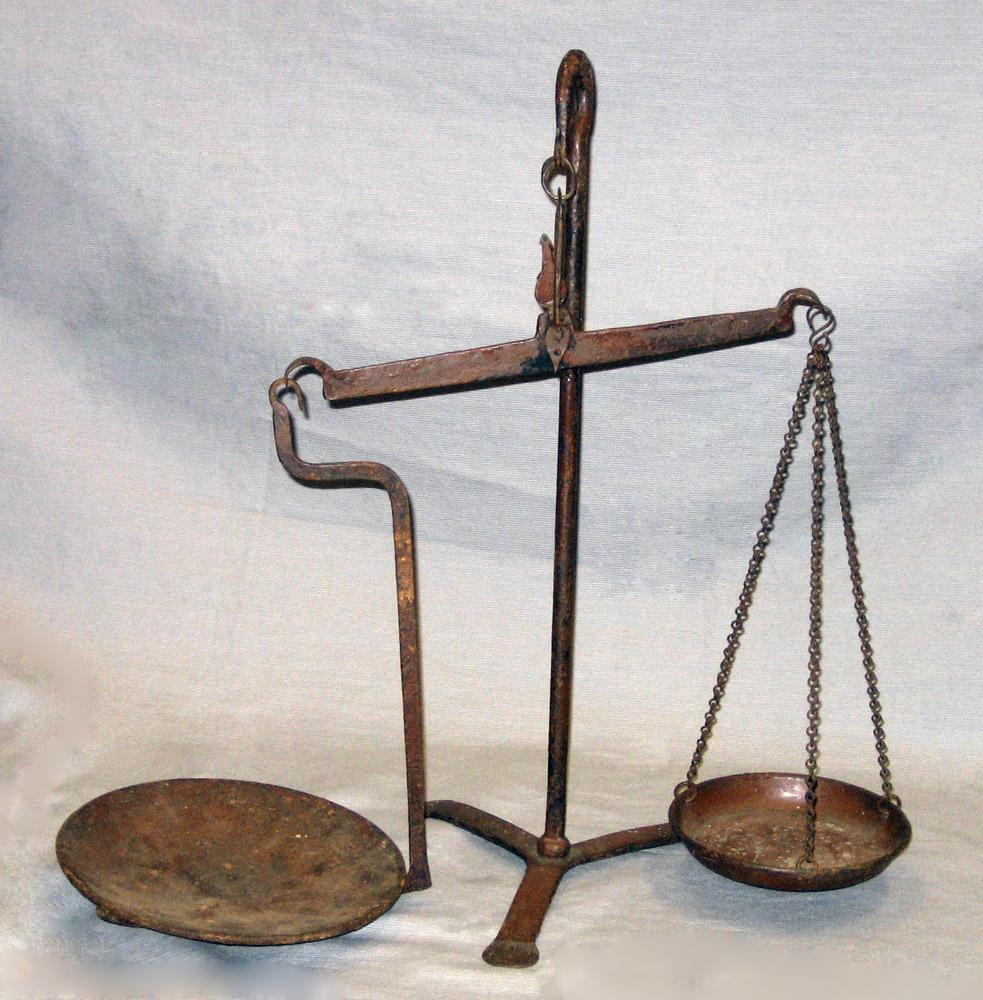2001.0033.077 Scale
