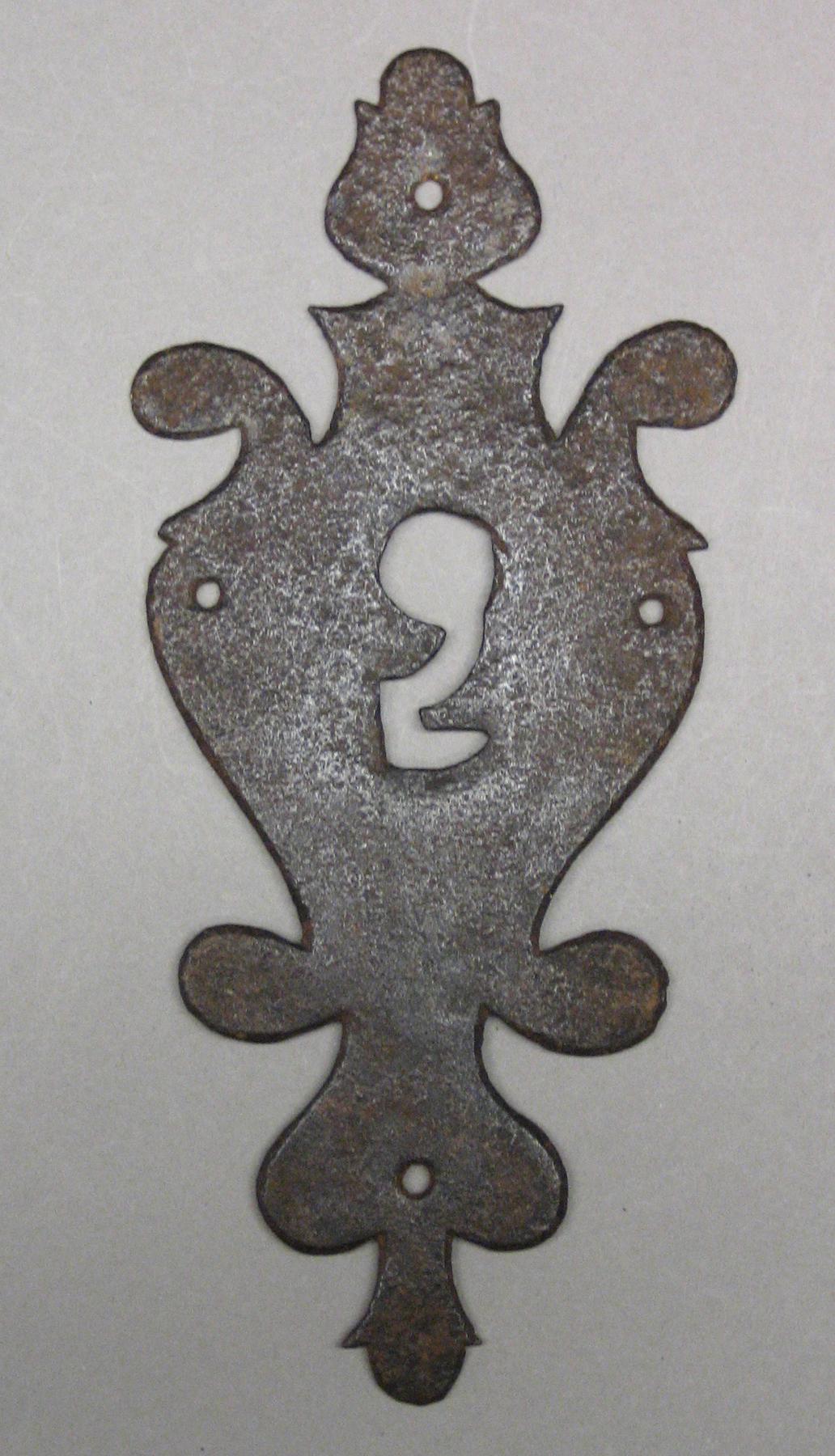 2001.0033.111 Escutcheon