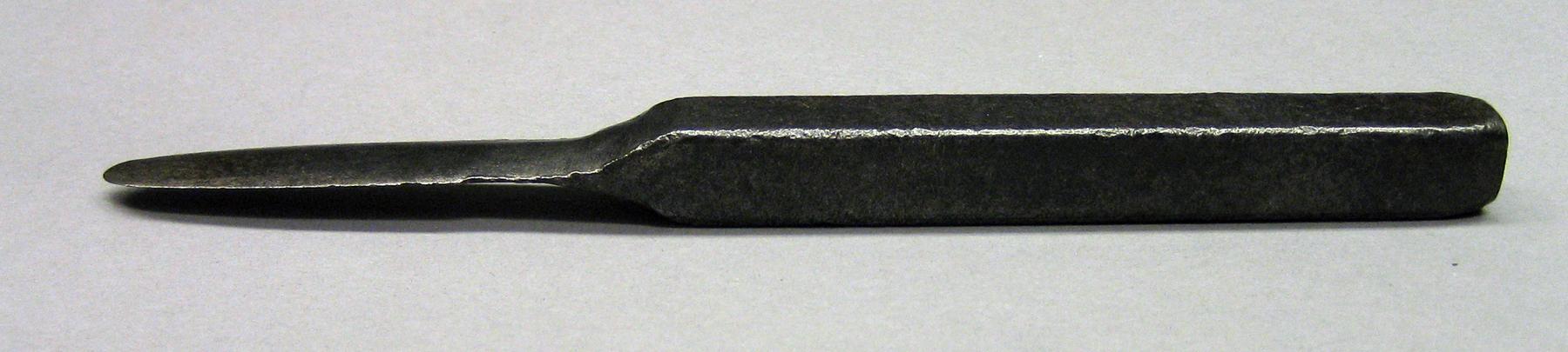 2001.0033.130 Knife