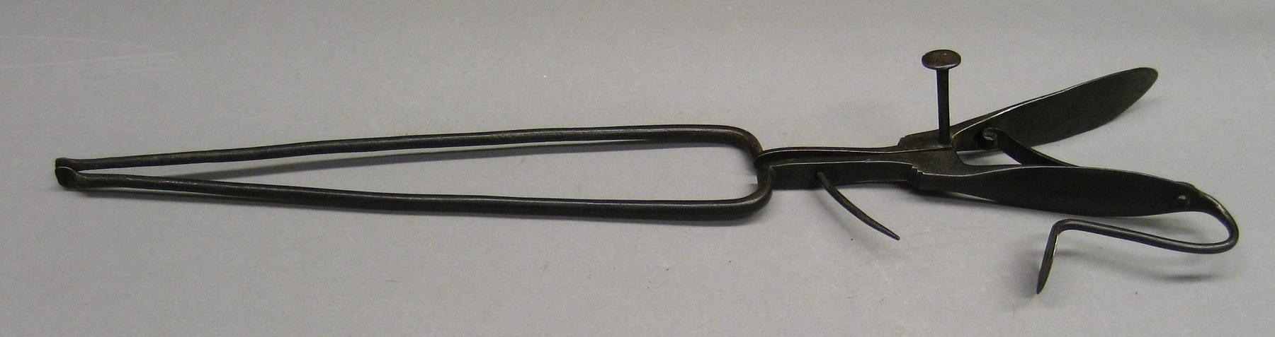 2001.0033.138 Tongs