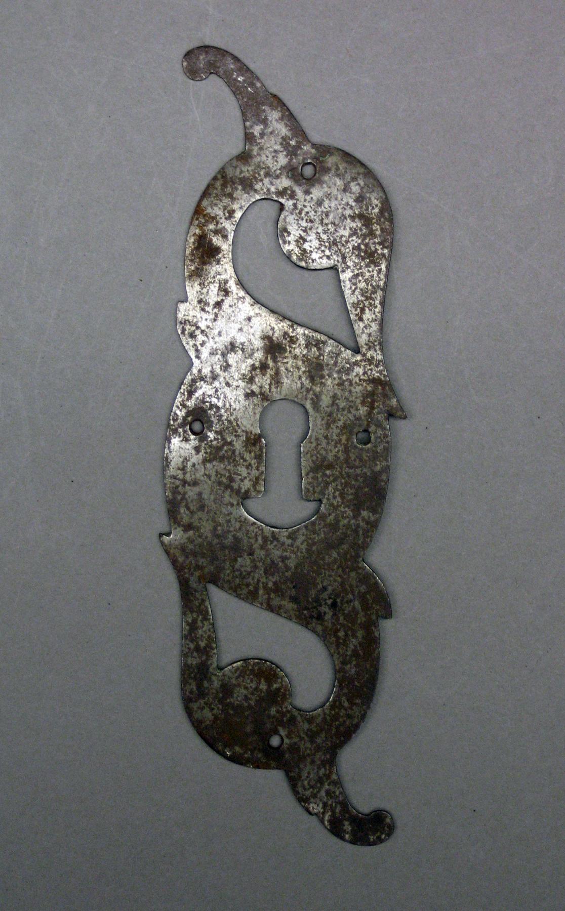 2001.0033.146 Escutcheon