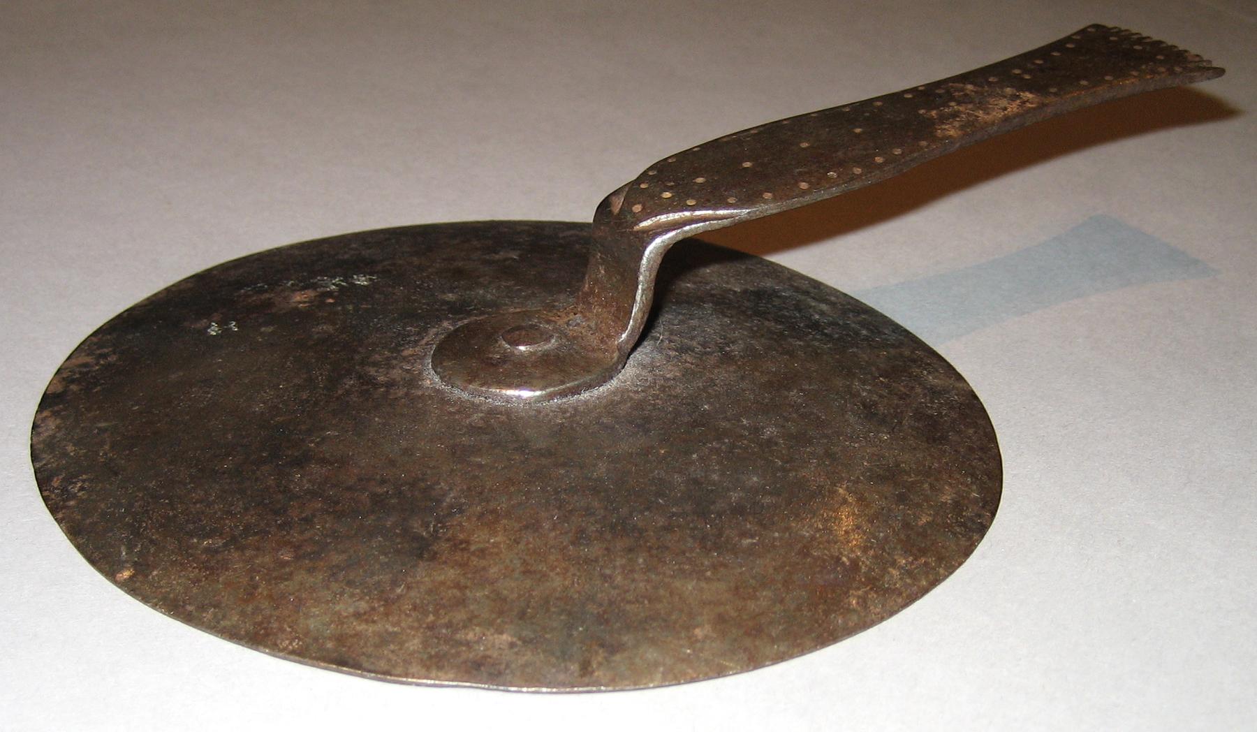 2001.0033.157 Pot lid