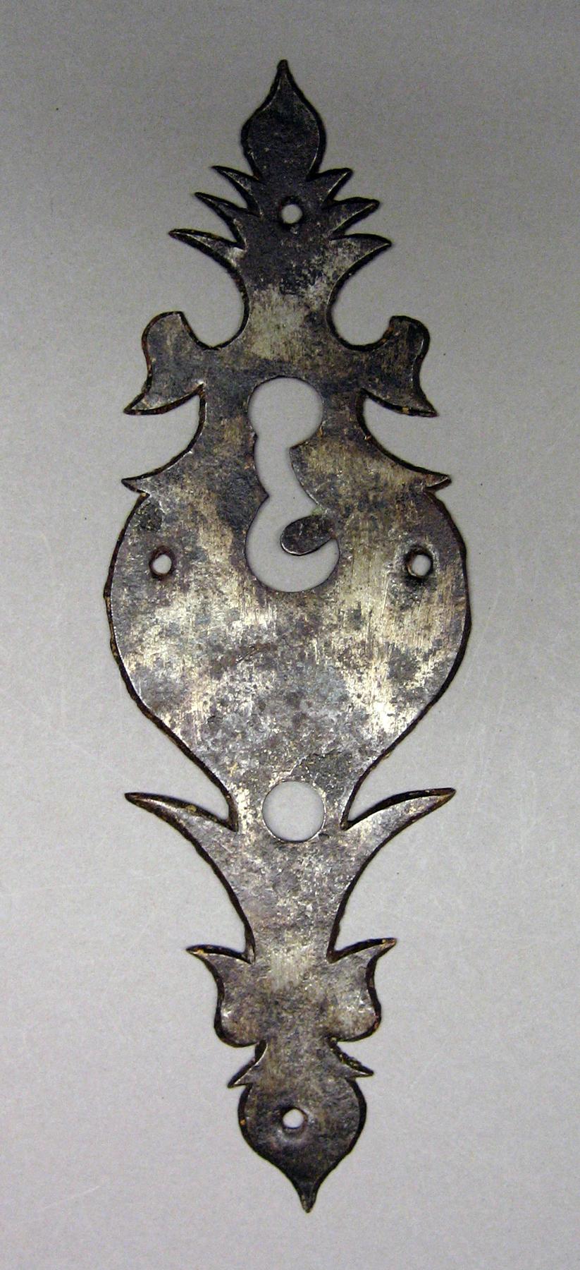 2001.0033.162 Escutcheon