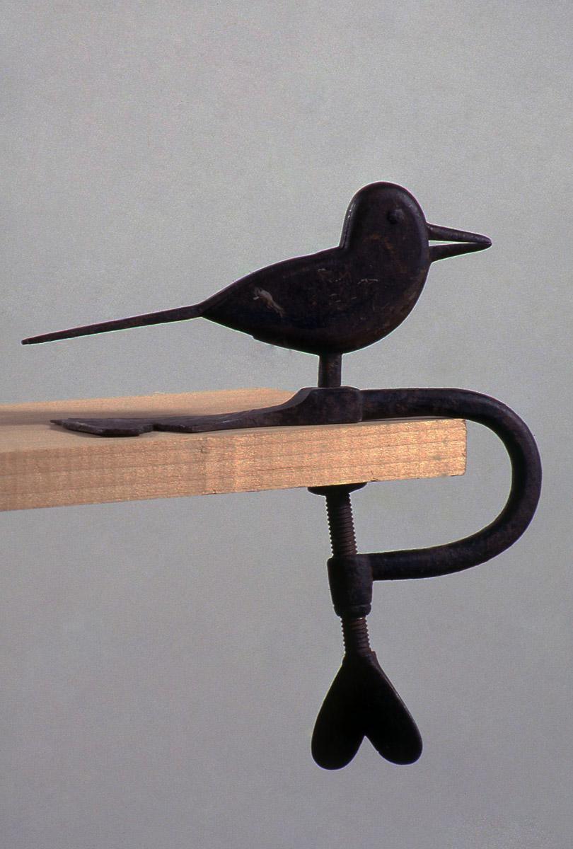 2001.0033.175 Tolol (for textiles), Sewing bird