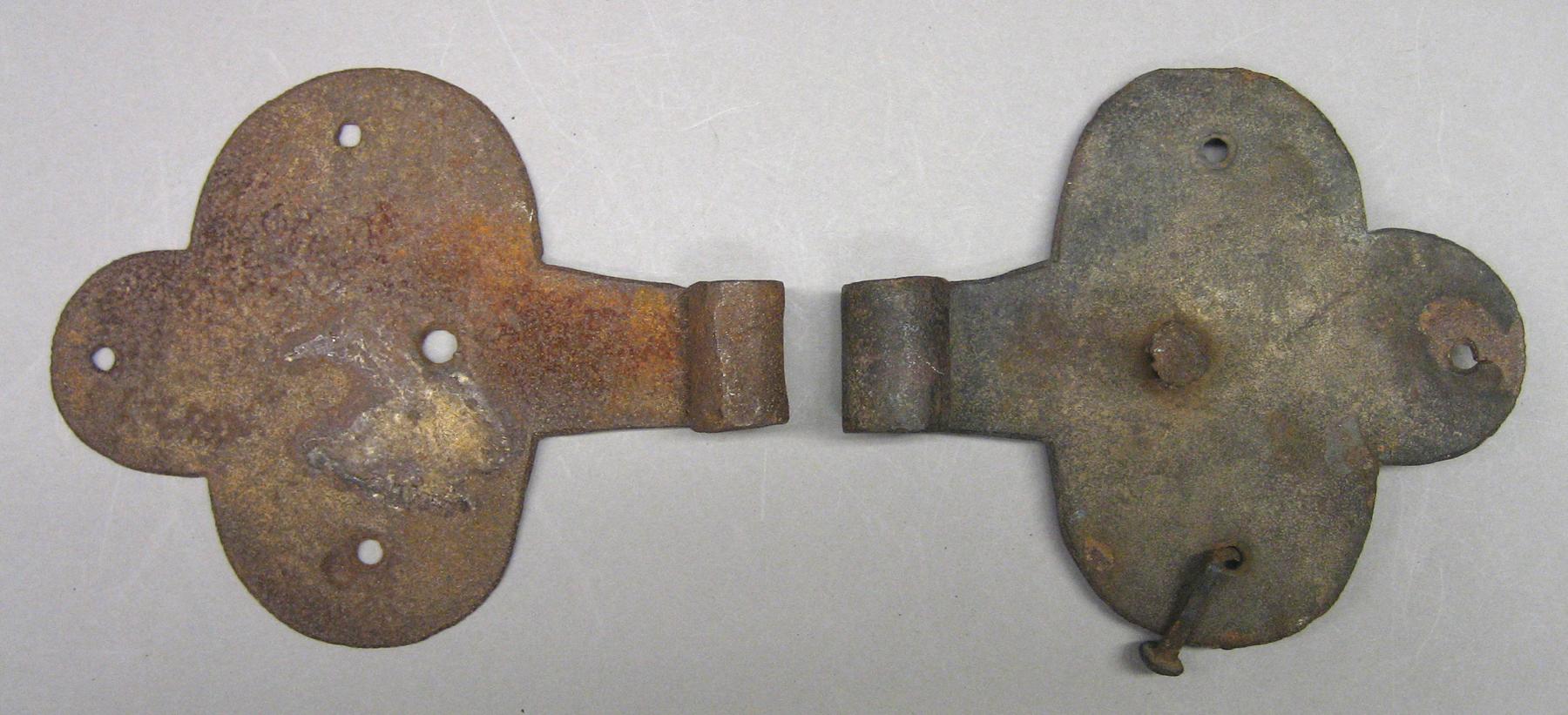 2001.0033.182 Hinge