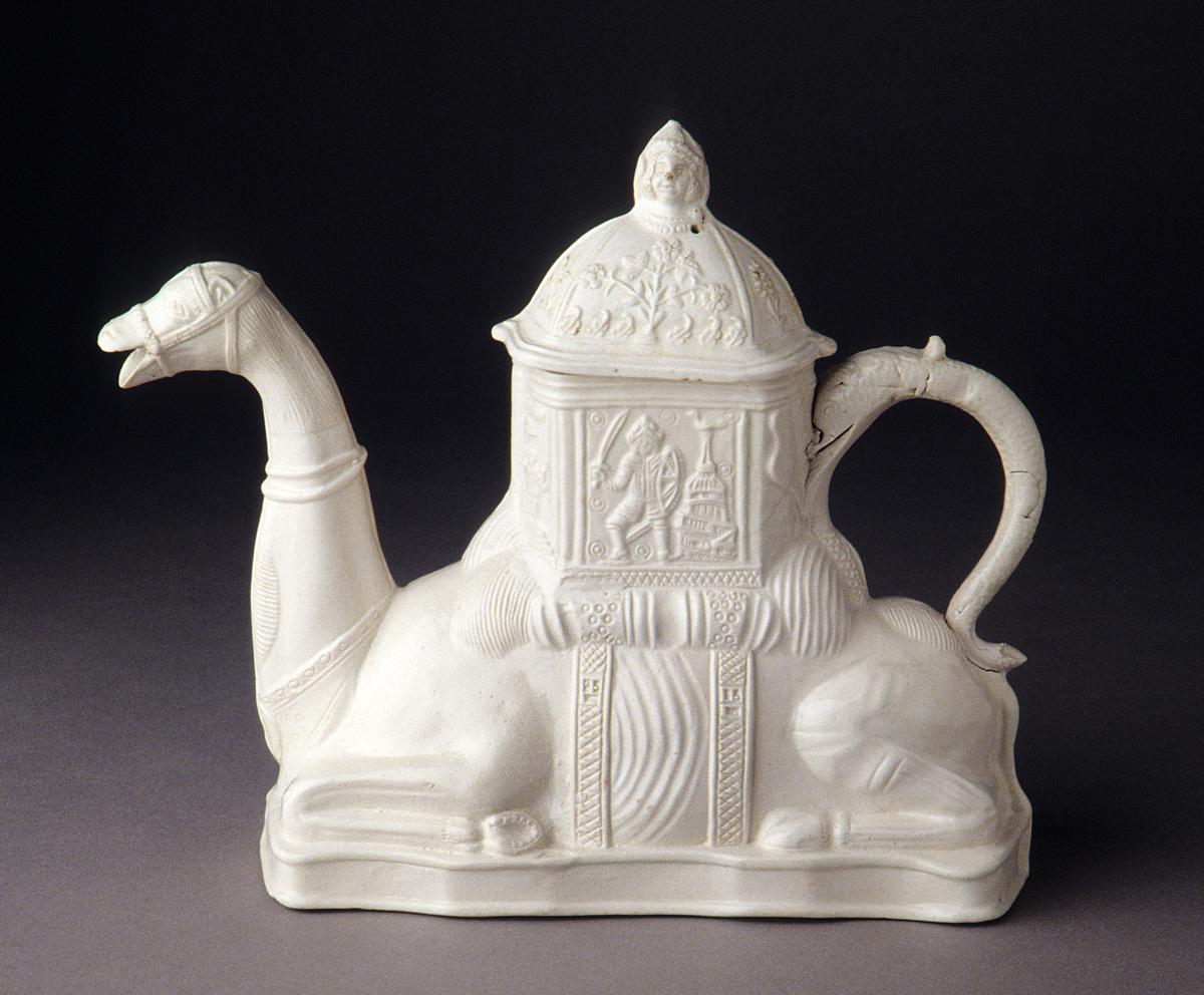 1958.0903 A,B Teapot, Side 1
