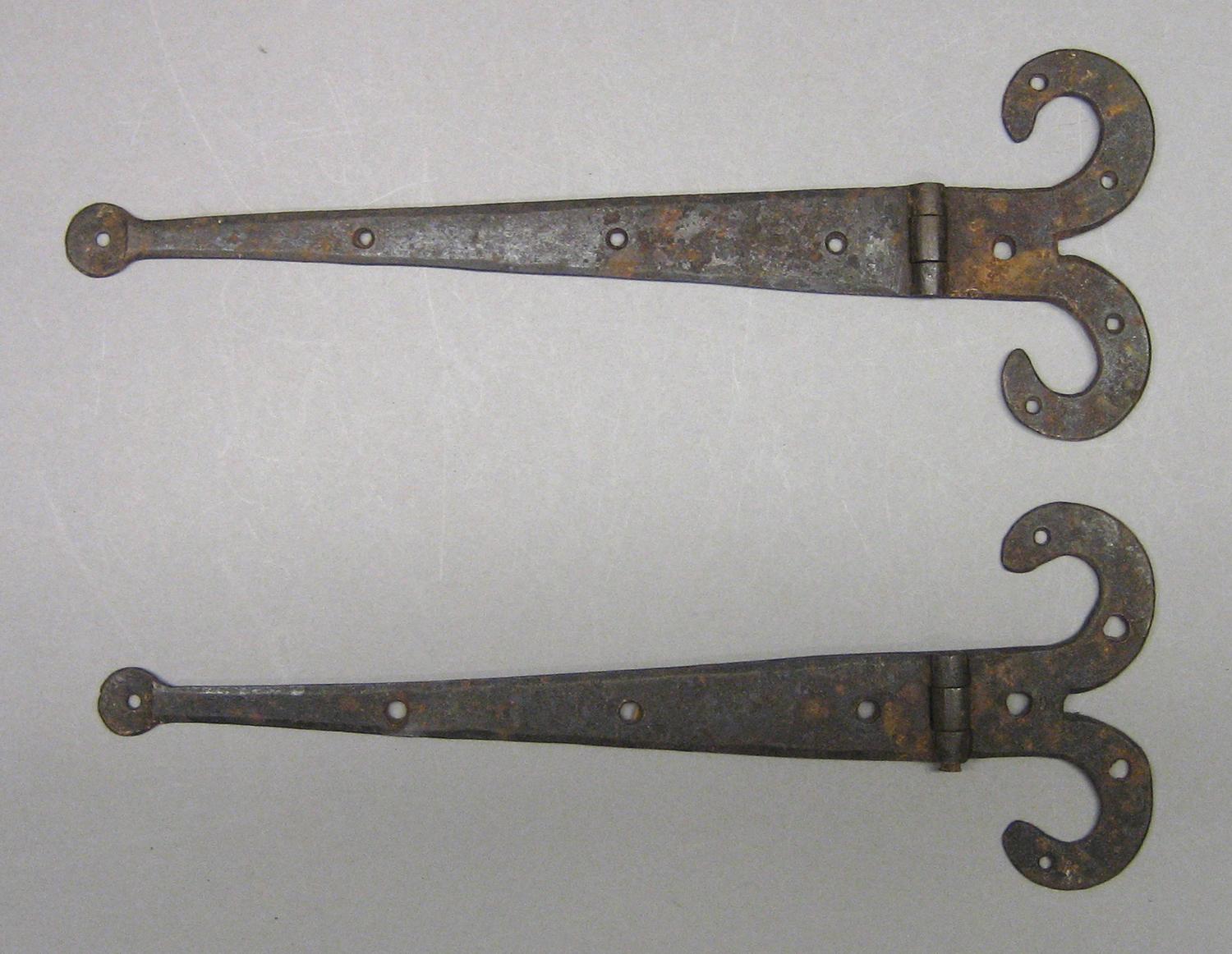 2001.0033.203 Hinge