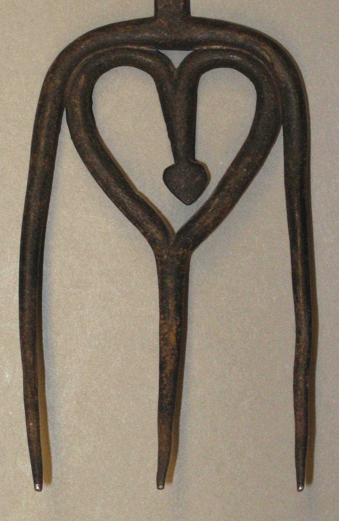 2001.0033.245 Fork (detail)