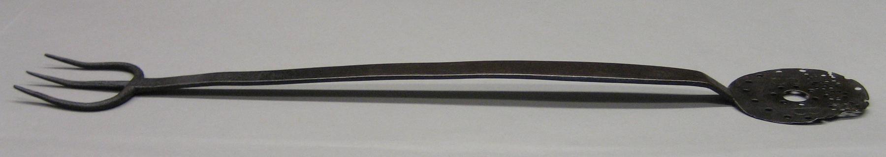 2001.0033.250 Fork and spatula
