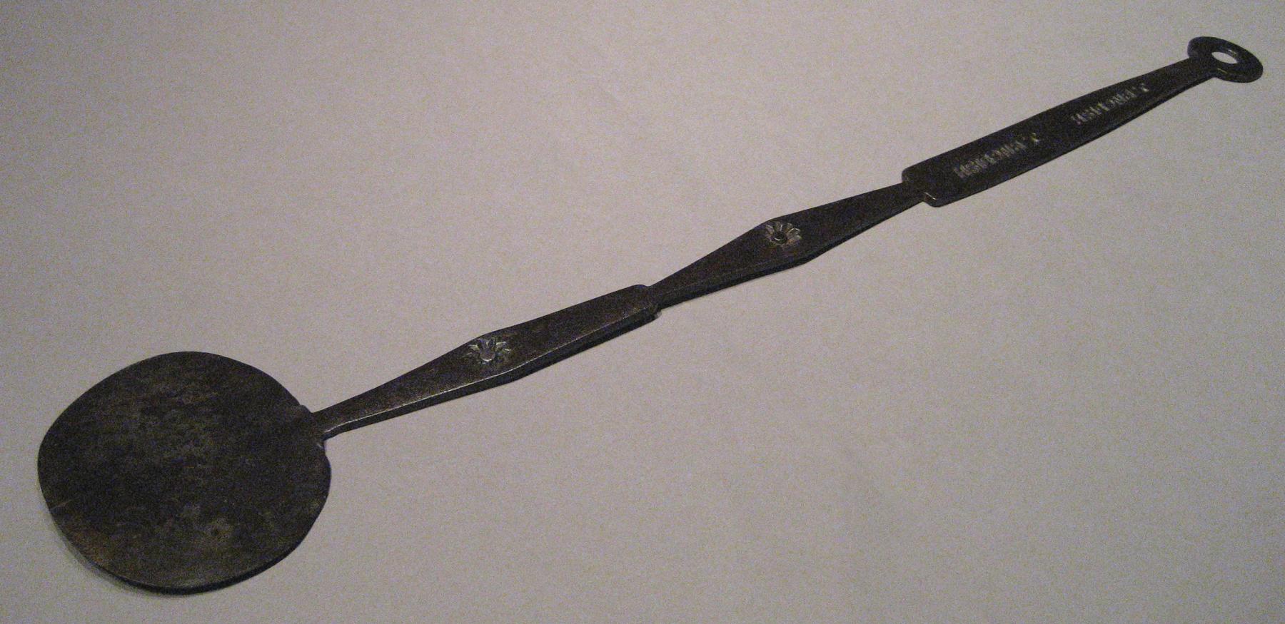 2001.0033.253 Salamander