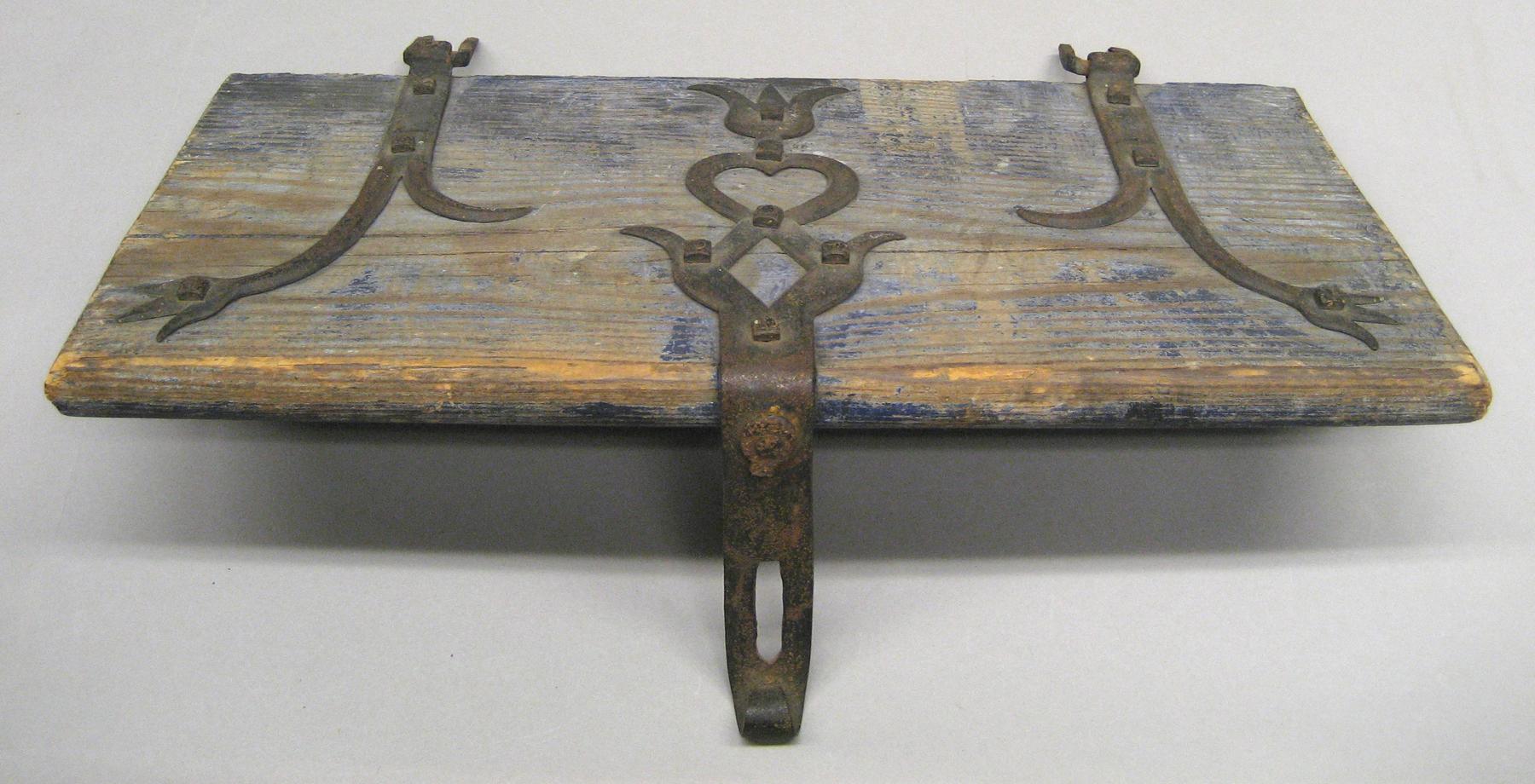 2001.0033.264 Conestoga wagon box lid (detail)