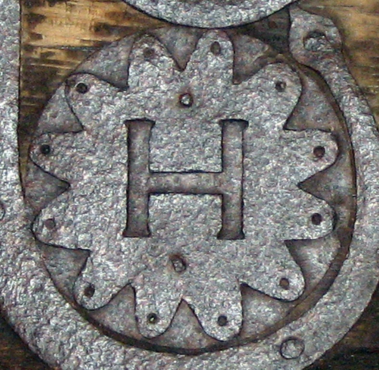 2001.033.267 Box lid (mark 3)