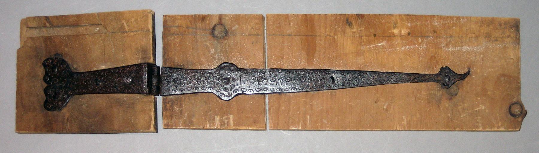 2001.0033.269.001 Hinge