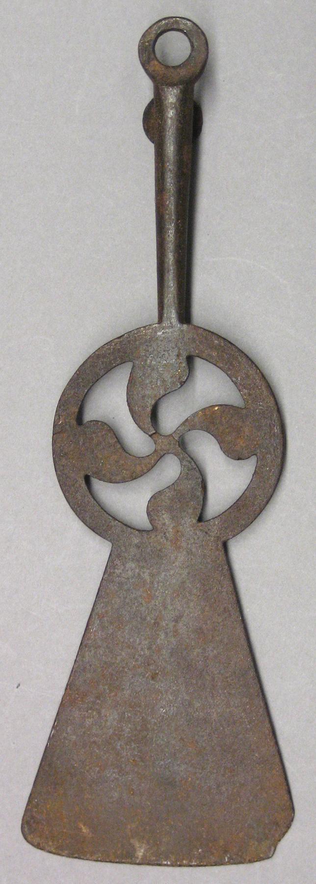 2001.0033.289 Spatula (detail)