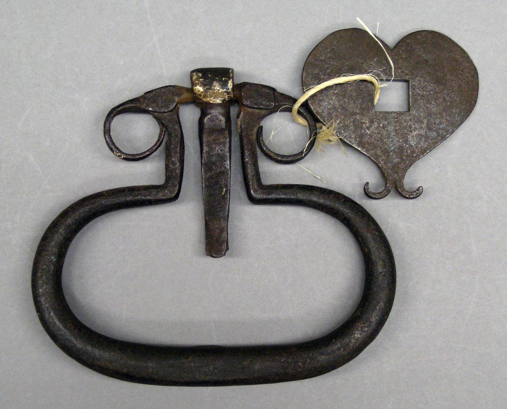 2001.0033.304 Door knocker